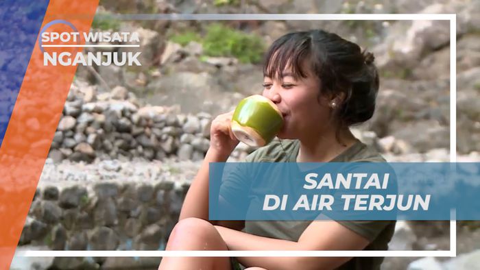 Bersantai Menikmati Segelas Minuman Hangat di Tepi Air Terjun Sedudo, Nganjuk