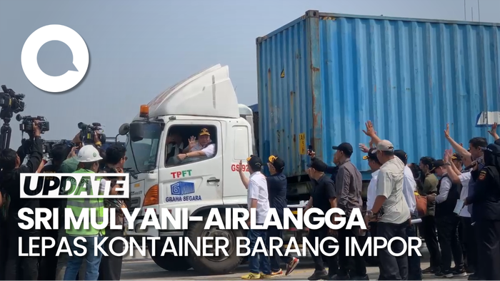 Saat Sri Mulyani-Airlangga Naik Truk, Lepas Kontainer Barang Impor di Priok