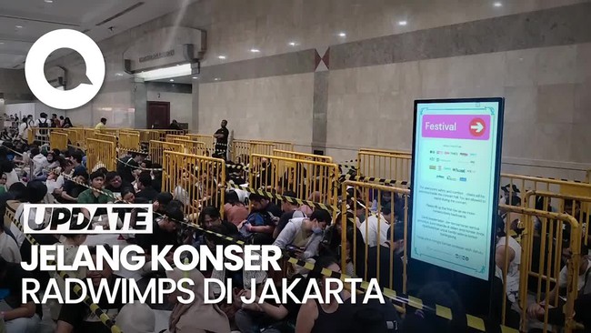 Antusiasme Penggemar Jelang Konser Radwimps di Jakarta Convention Center