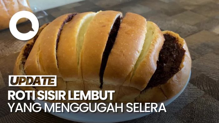 Menyantap Roti Sisir Lembut Ditemani Segelas Cokelat Hangat
