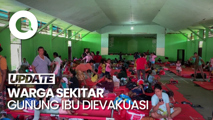 Momen Warga Dievakuasi dari Erupsi Gunung Ibu