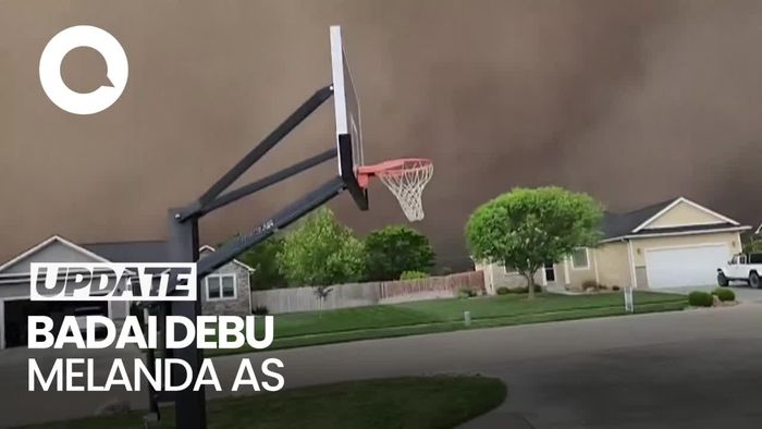 Ngeri! Badai Debu Sapu Perumahan di Kansas AS