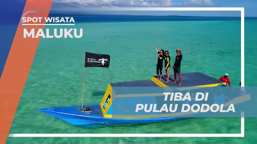 Melihat Keindahan Gradasi Warna Air di Pulau Dodola Maluku