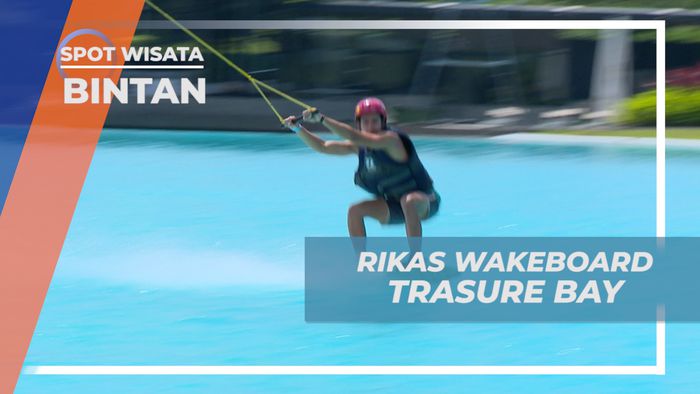 Menikmati Keseruan Jatuh dan Terhempas di Kolam Bermain Wakeboard, Bintan