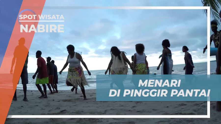 Menari Dengan Meriah di Tepi Pantai Desa Sima Nabire