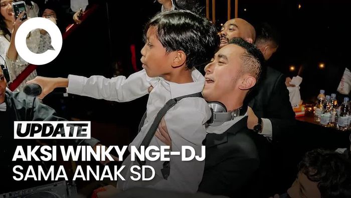 Keseruan Winky Wiryawan Nge-DJ di Depan Anak SD