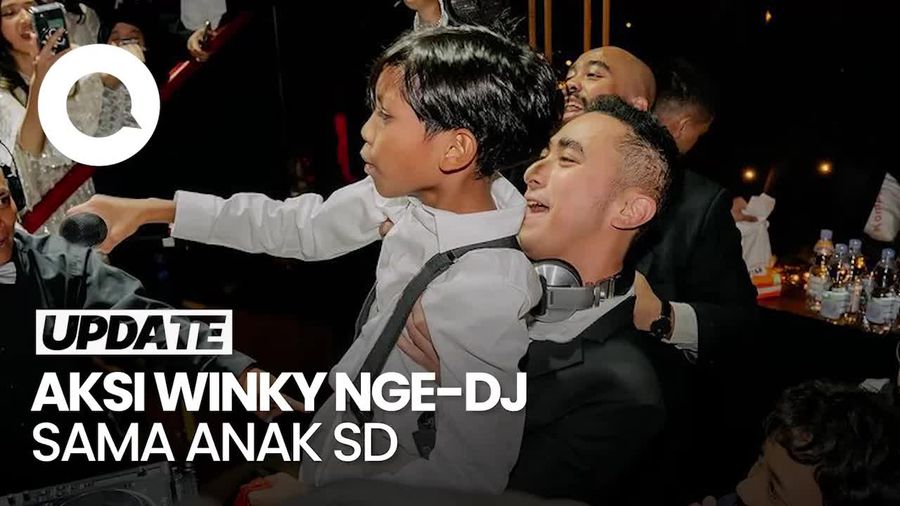 Keseruan Winky Wiryawan Nge-DJ di Depan Anak SD
