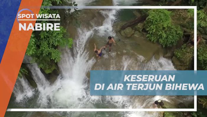 Melompat Dari Atas Air Terjun Bihewa Nabire