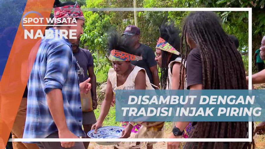 Sambutan Unik Tradisi Injak Piring di Desa Sima Nabire