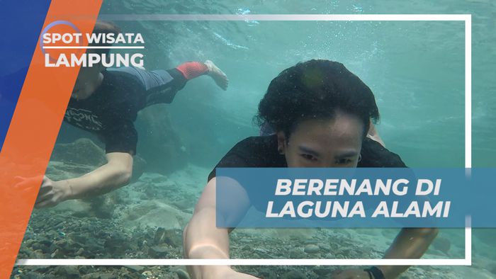 Berenang Menikmati Suasana Asri Laguna Alami Lampung