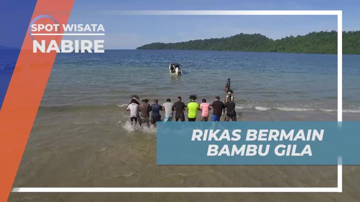 Uji Keseimbangan Bermain Bambu Gila di Nabire