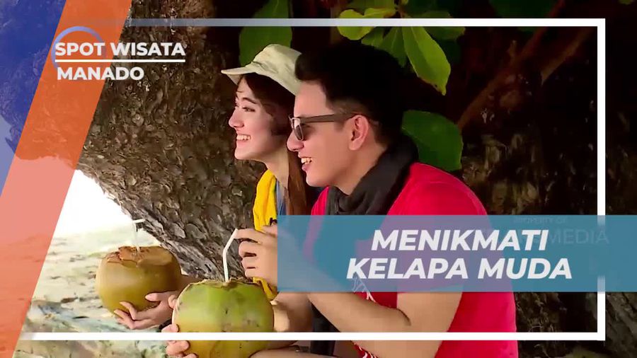 Menikmati Kesegaran Kelapa Muda di Manado