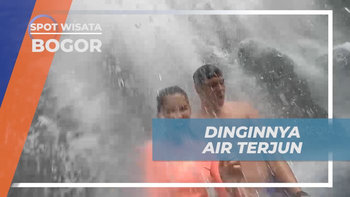 Merasakan Sensasi Dingin Aliran Air Curug Jaksa, Bogor