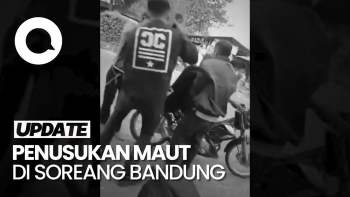 Rekaman CCTV Pria Tewas Ditusuk di Pinggir Jalan Soreang Bandung