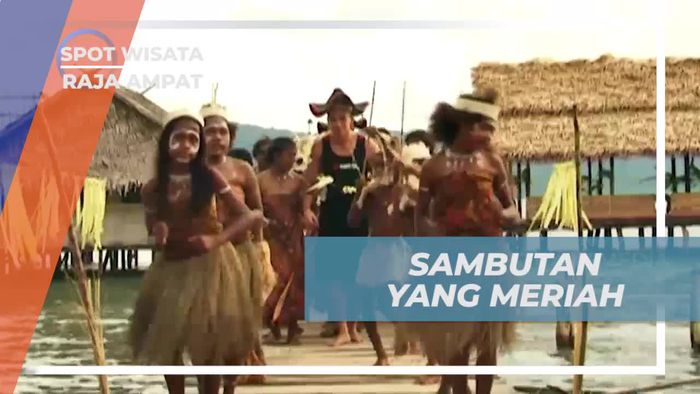 Sambutan Ramah Masyarakat Dengan Tarian Adat, Raja Ampat