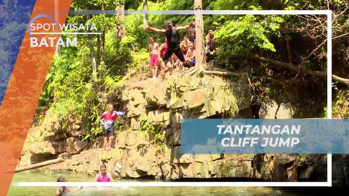 Tantangan Seru Cliff Jump di Air Terjun Telaga Bidadari Batam