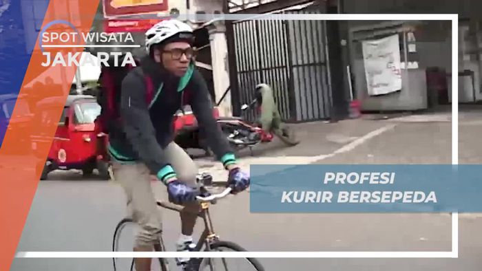 Mengenal Profesi Kurir Bersepeda di Kota Jakarta     