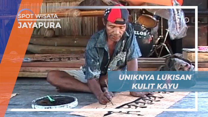 Melihat Proses Pembuatan Lukisan dari Kulit Pohon Khombow, Jayapura