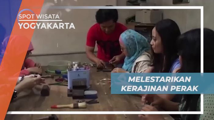 Mengajak Wisatawan Belajar Membuat Kerajian dari Perak, Yogyakarta