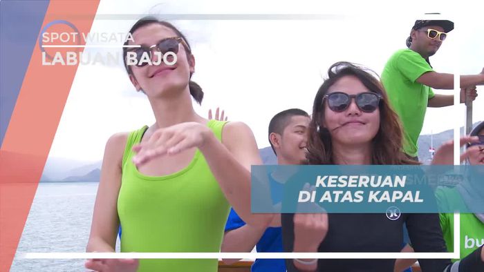 Menikmati Keseruan di Atas Kapal Menuju Pink Beach, Labuan Bajo