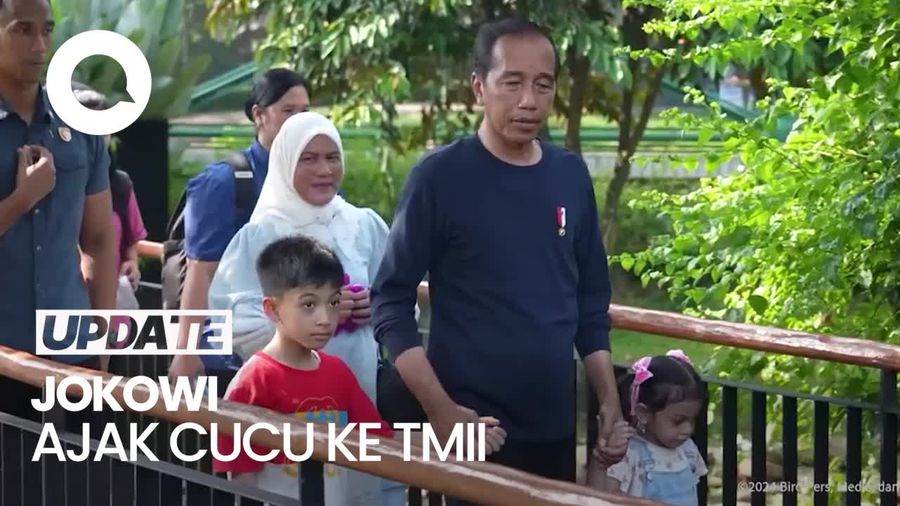 Momen Jokowi dan Iriana Ajak Cucu Tamasya ke TMII