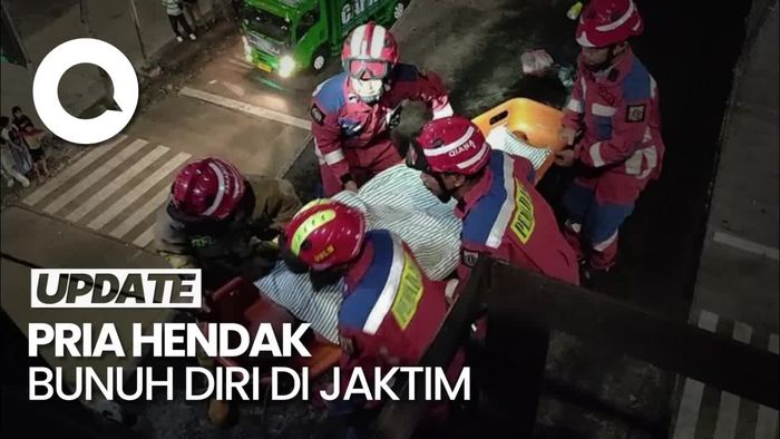 Detik-detik Damkar Gagalkan Aksi Bunuh Diri di Flyover Pasar Rebo Jaktim