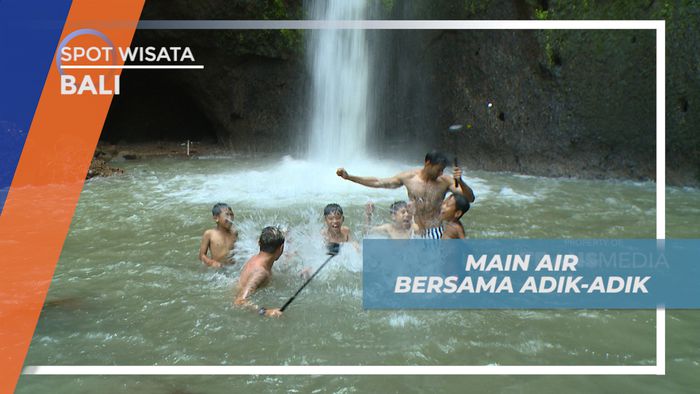 Menikmati Kesegaran Air Terjun Tibumana Bali