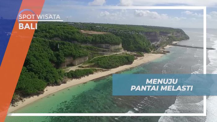 Naik Motor Menuju Pantai Melasti Bali