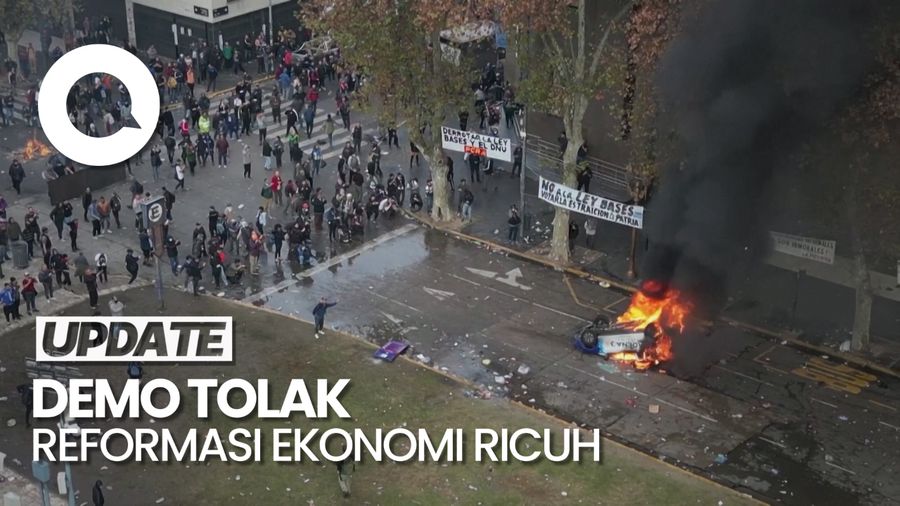 Demo di Argentina Ricuh, Polisi Tembakkan Gas Air Mata-Water Canon