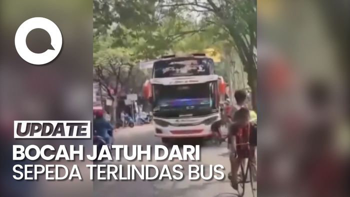 Detik-detik Bocah Terlindas Bus Telolet di Tangerang