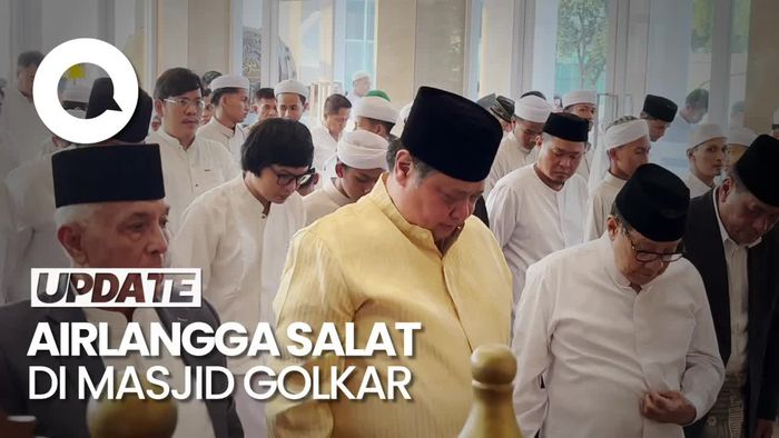 Airlangga Hartarto Tunaikan Salat Idul Adha di Masjid Ainul Hikmah