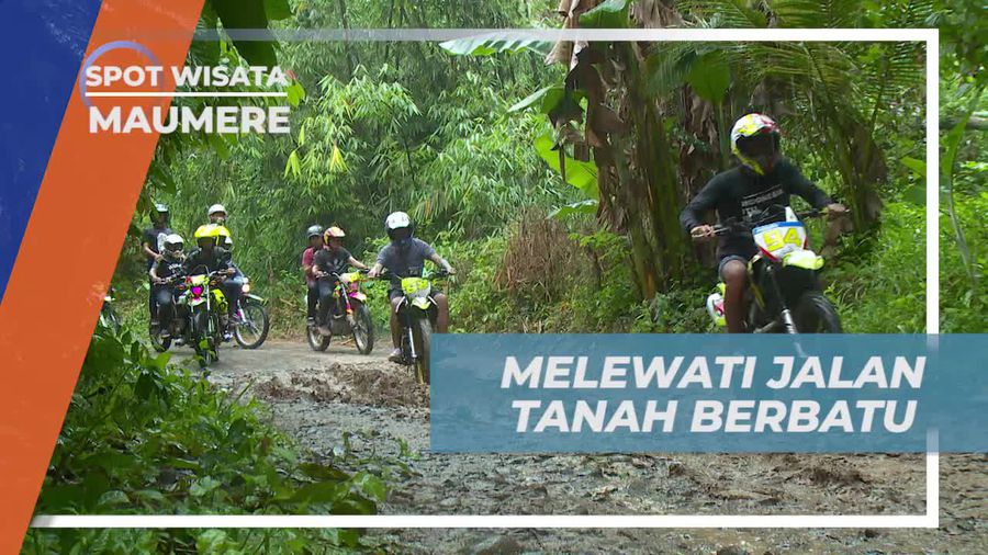 Melewati Jalan Tanah Berbatu Menuju Pantai Koka Maumere