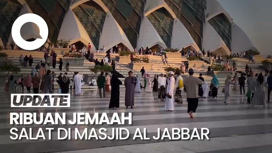 Suasana Salat Idul Adha di Masjid Raya Al Jabbar Bandung