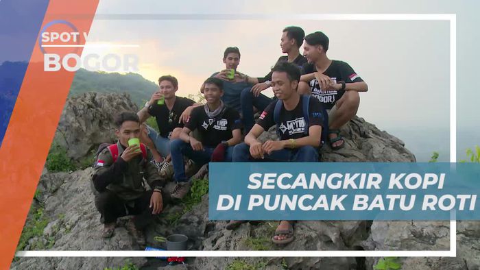 Seruput Hangat Secangkir Kopi di Puncak Batu Roti Bogor