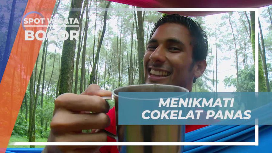 Menikmati Kehangatan Cokelat Panas di Hutan Pinus Bogor