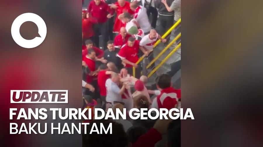 Turki vs Georgia: Suporter Baku Hantam-Atap Stadion Bocor