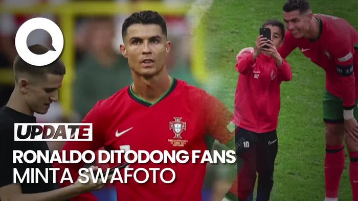 Beda Reaksi Ronaldo Saat Ditodong 3 Fans Minta Swafoto