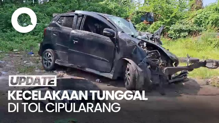 Mobil Tabrak Pembatas Jalan Tol Cipularang, 3 Orang Tewas