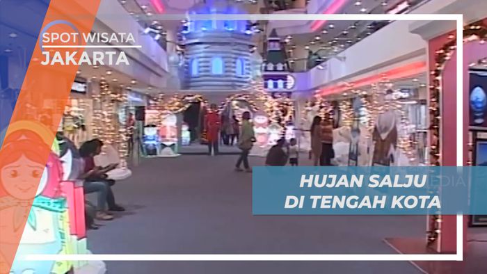 Menikmati Dinginnya Hujan Salju di Tengah Kota, Jakarta