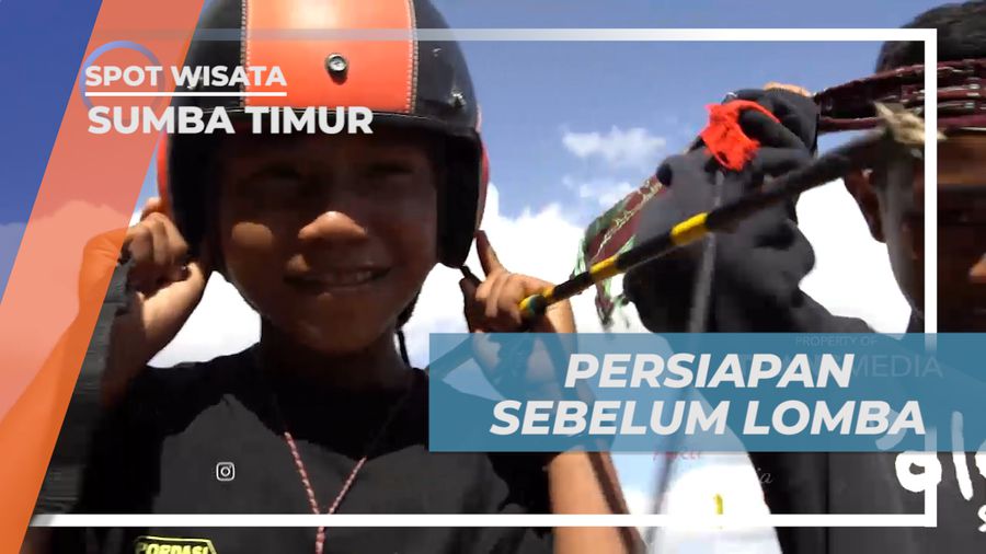 Persiapan Sebelum Berlomba Pacuan Kuda di Sumba Timur