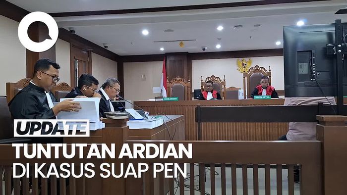 Eks Dirjen Kemendagri Dituntut 5 Tahun 4 Bulan Bui di Kasus Suap Dana PEN