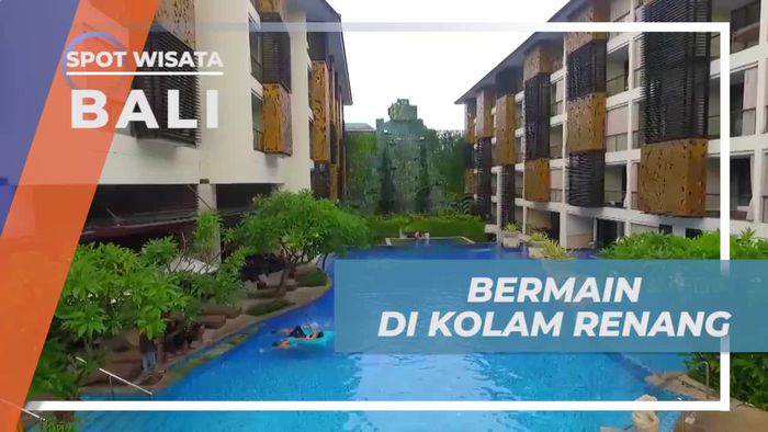 Bermain Seru di Kolam Penginapan Bali