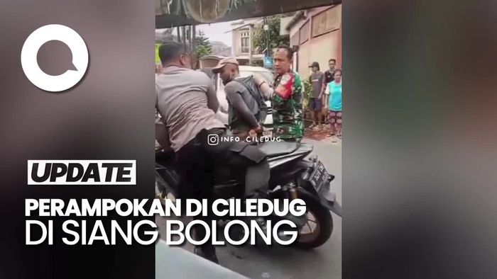 Viral Pria Bersajam Rampok Konter HP Ciledug di Siang Bolong