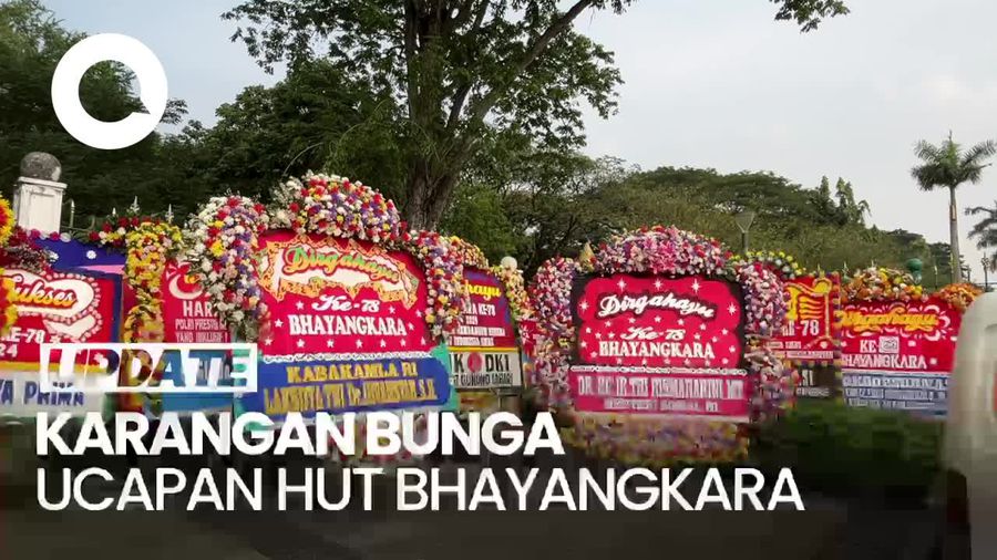 Karangan Bunga Ucapan HUT ke-78 Bhayangkara Banjiri Pintu Monas