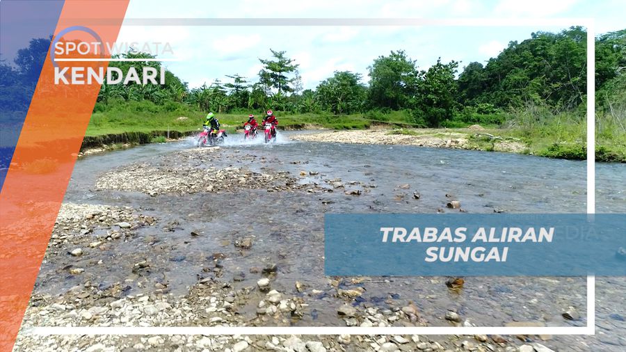 Sensasi Seru Menerabas Aliran Sungai Naik Motor Trail, Kendari