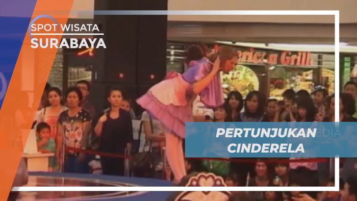 Menikmati Liburan dengan Hiburan Gratis Melihat Live Show Cinderella, Surabaya