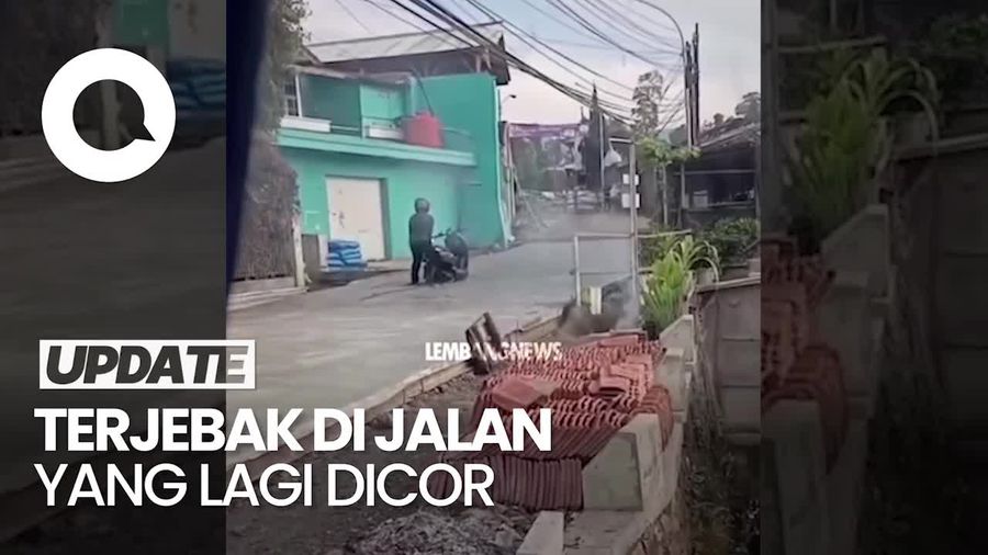 Heboh Pemotor Terjebak di Jalan Dicor Gegara Nekat Terobos, Disoraki Warga