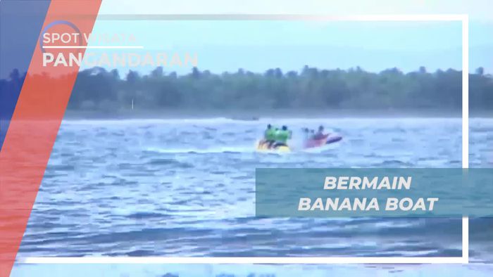 Bermain Banana Boat di Pantai Batu Karas Pangandaran 