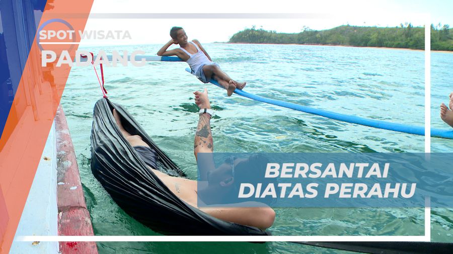 Menikmati Bersantai di Pinggir Perahu Sambil Hammockan, Padang