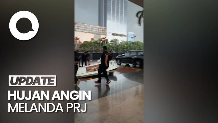 Hujan Disertai Angin, Tenda di PRJ Sempat Roboh Lukai 1 Orang